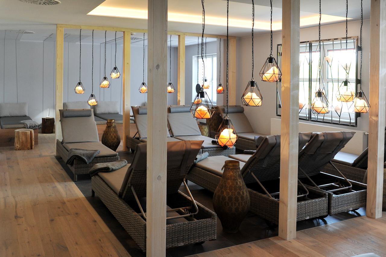 Bernstein Acamed Resort Nienburg  ภายนอก รูปภาพ